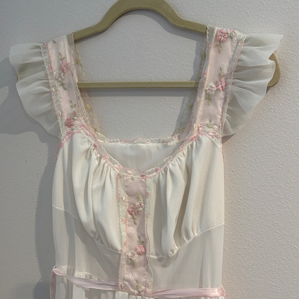 Charmode by Sears Roebuck Vintage Off White and Baby Pink Nightgown Slip Dress